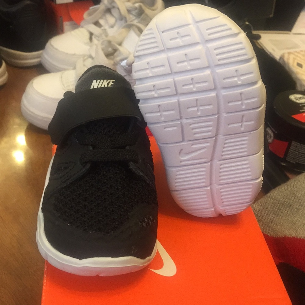 Nike Free 5 Baby 2c BRAND NEW